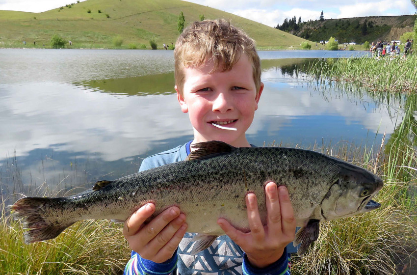 Kids salmon fishing day success