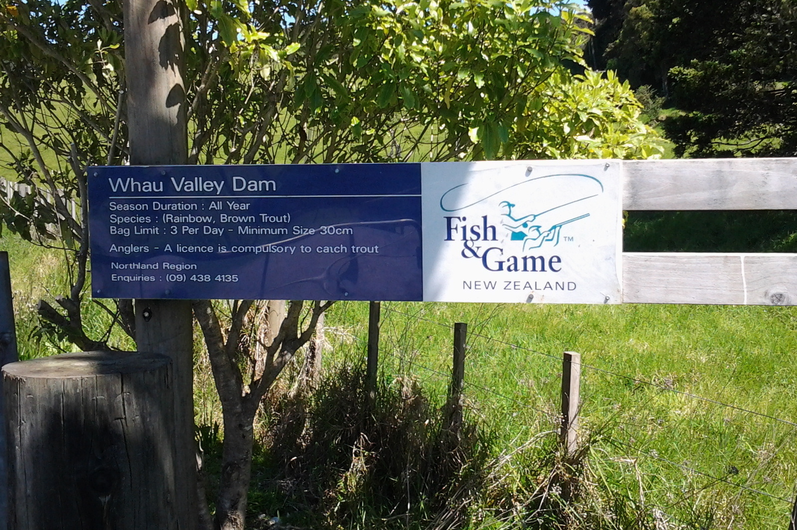 N 2 Whau Valley Access Sign.jpg v2