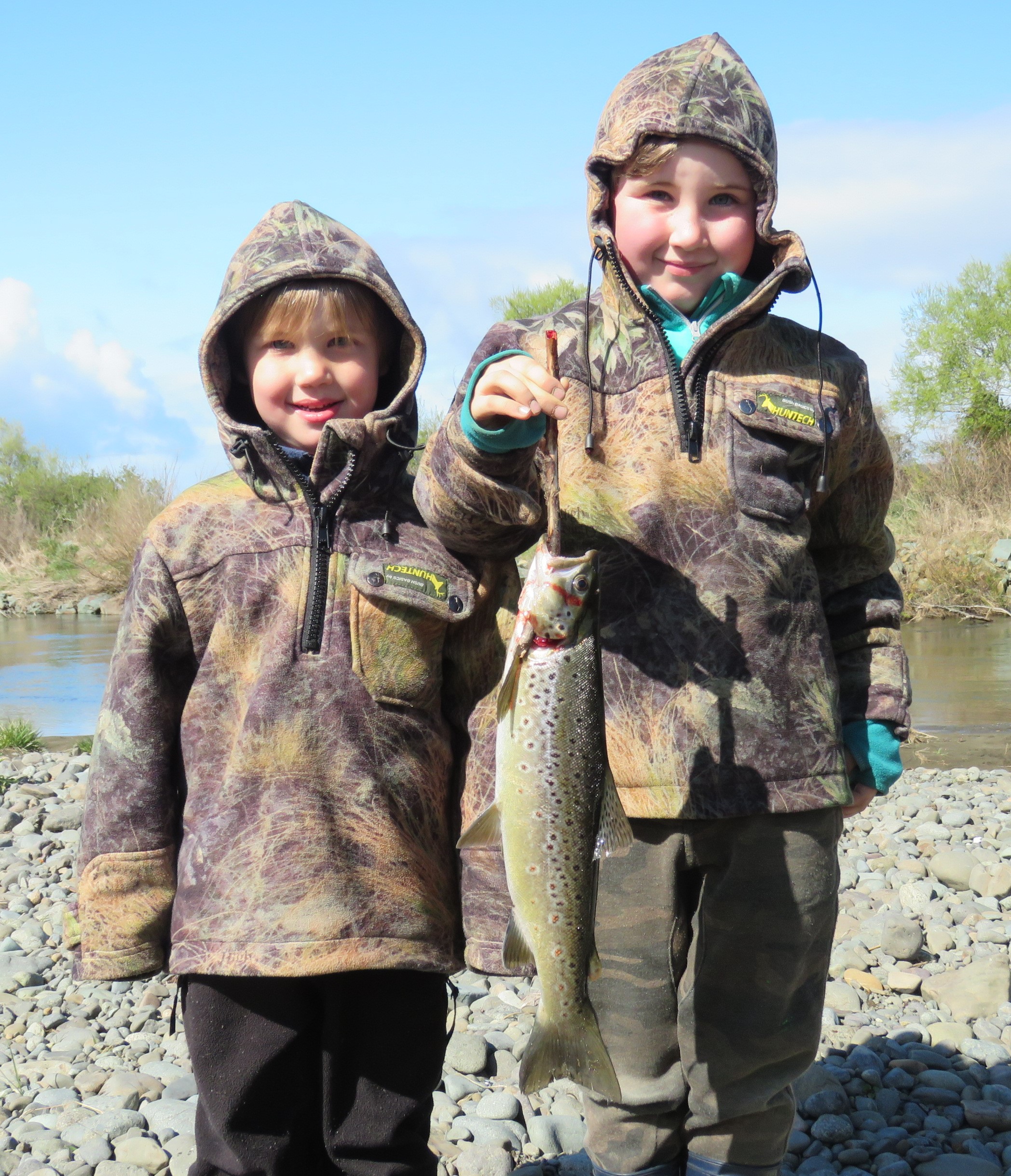 Photo 3 SOU Oct 2019 Young bait fishing anglers 