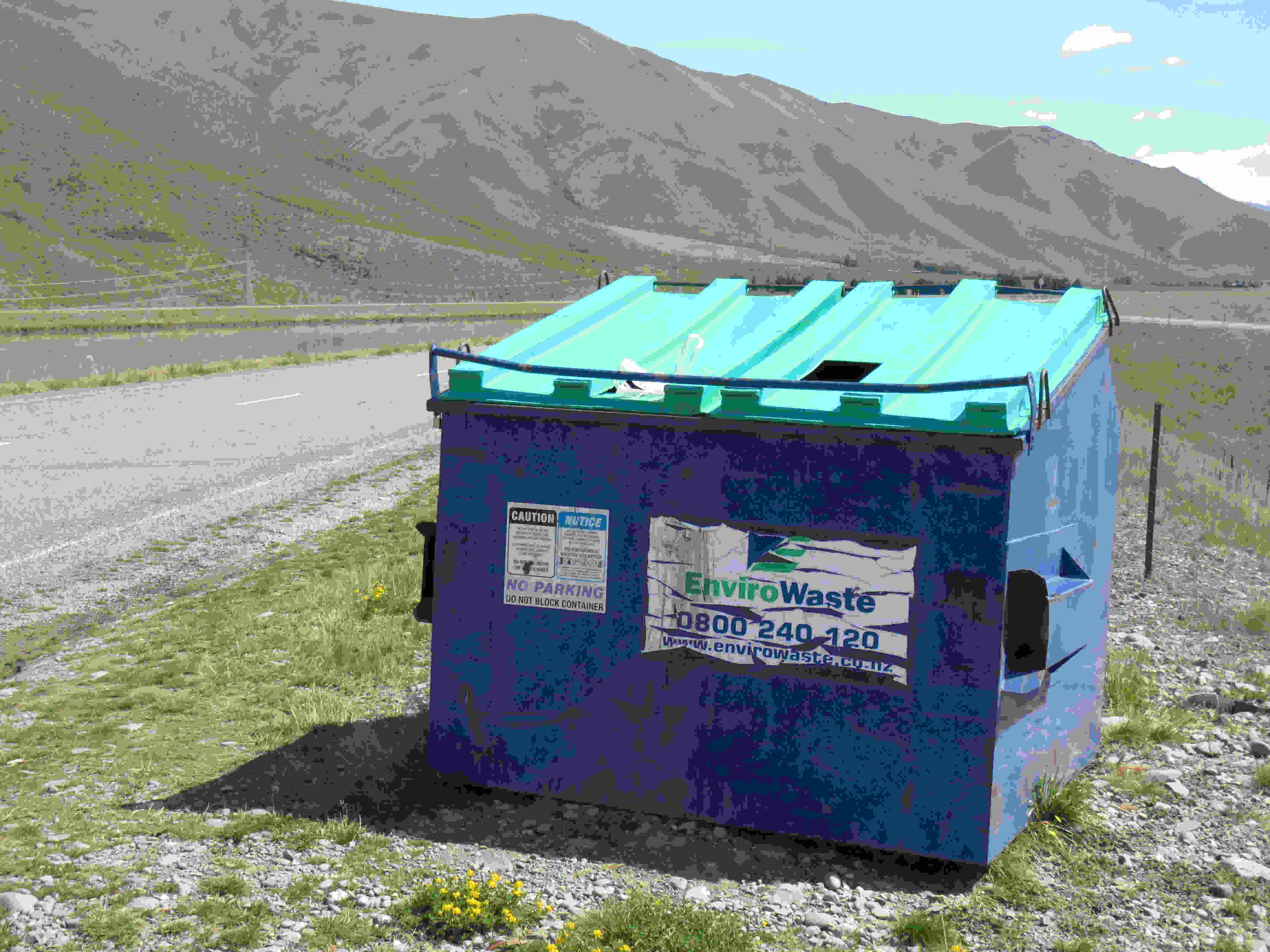 WFR1920.20 Meridian provides skipbins for fish and general waste near Ohau AB and C powerstation intakes