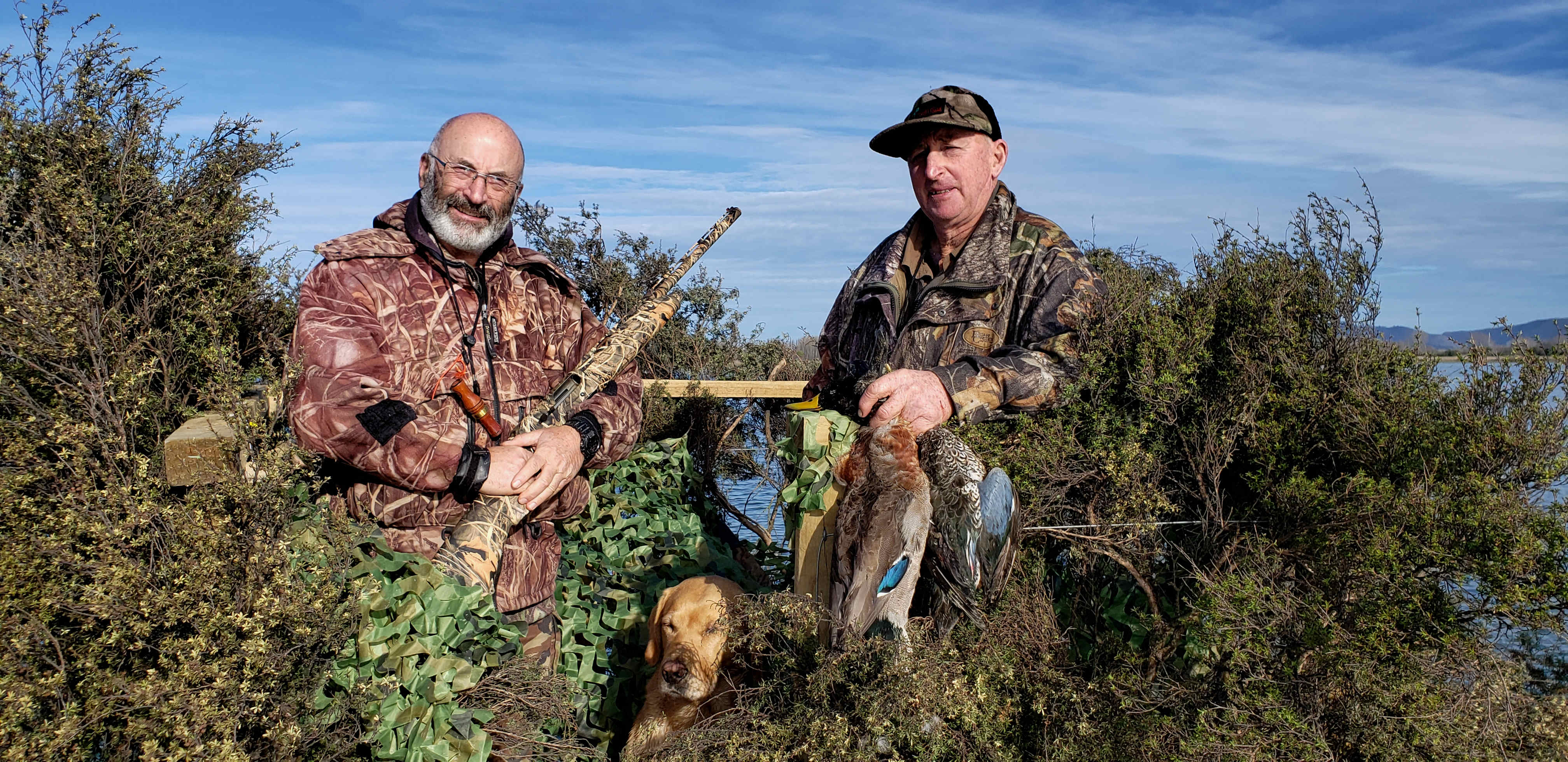 BB CSI 1 Ralph Bullock L Neville Alexander with Rooster the labrador hunting at Wainon Reserve on Sunday credit R Adams2